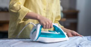 Read more about the article Steam Iron v/s Dry Iron: Let’s End The Debate